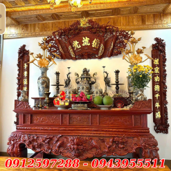 Bộ cuốn thư câu đối dát vàng và sập hương chân 24cm dài 2m17 rộng 1m17