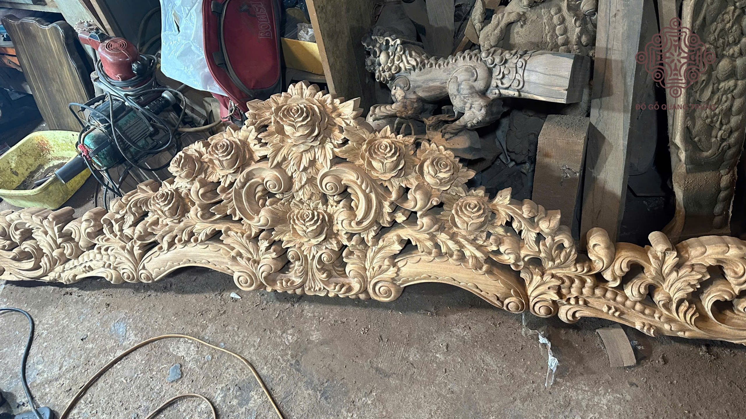 Hoa hồng Pháp được khắc họa trong bộ ghế Louis Hoàng gia sắp ra mắt